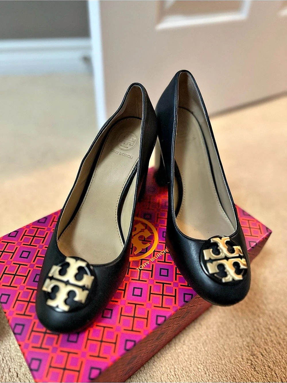 Tory Burch Janey 85mm Pump Heels - Black & Gold US 6.5 *Like New*